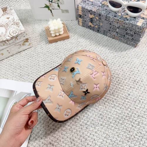 LV Hats AAA-492