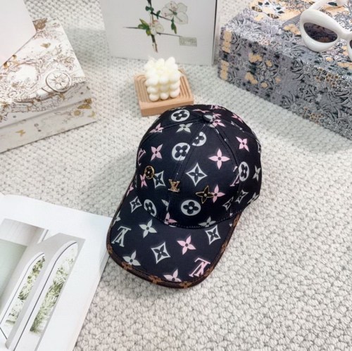 LV Hats AAA-774