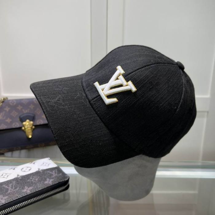 LV Hats AAA-557