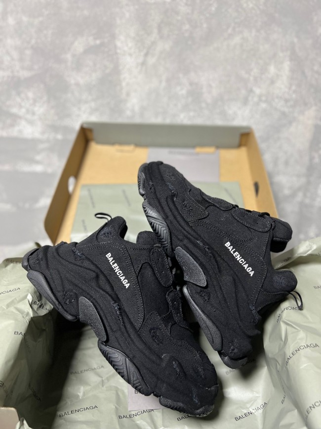 B 17FW Tripe-S High End Sneaker-569