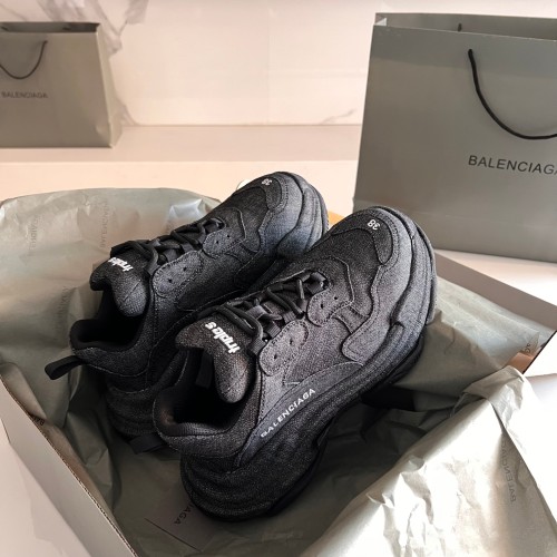 B 17FW Tripe-S High End Sneaker-567