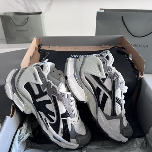 B 17FW Tripe-S High End Sneaker-583