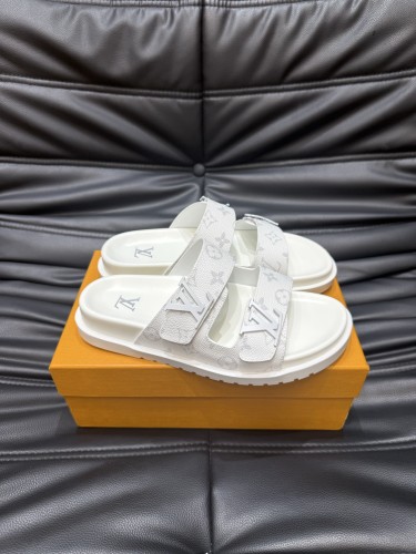 LV Sandals 1：1 Quality-989