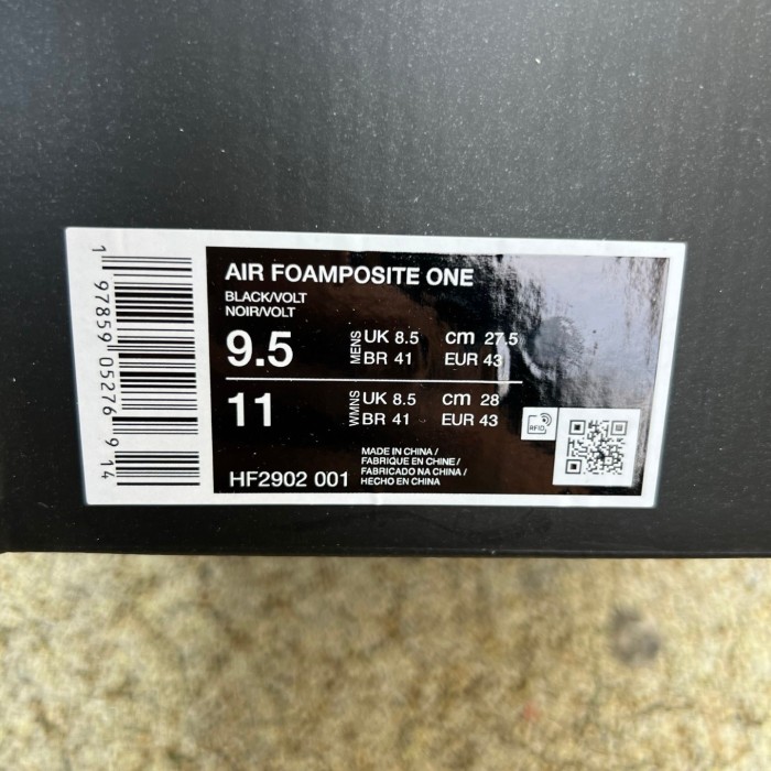 Authentic Nike Air Foamposite One “Black Volt”