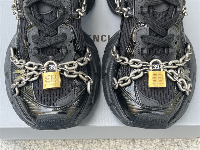 B 17FW Tripe-S High End Sneaker-642