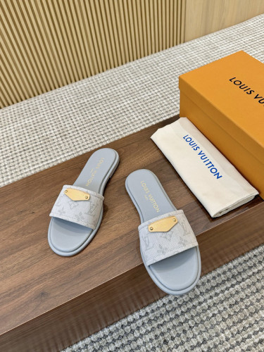 LV men slippers AAA-1220