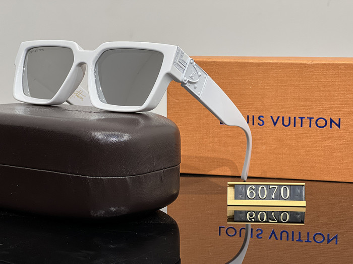 LV Sunglasses AAA-451