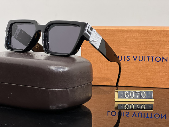 LV Sunglasses AAA-452