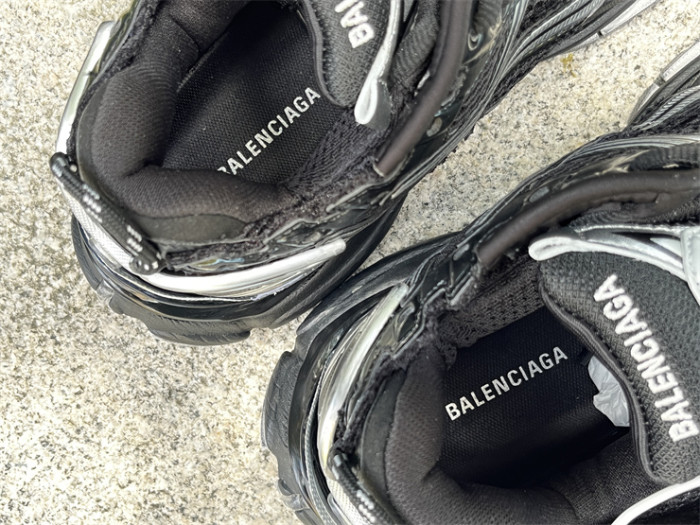 B 17FW Tripe-S High End Sneaker-646