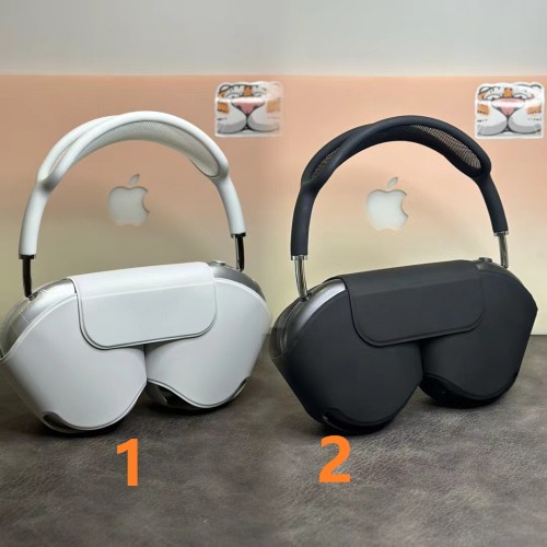 Air Pods MaX in