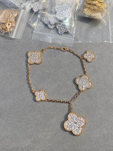 Van Cleef & Arpels bracelet-088