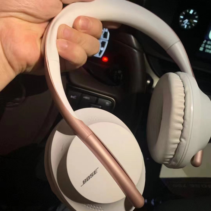 Bose 700