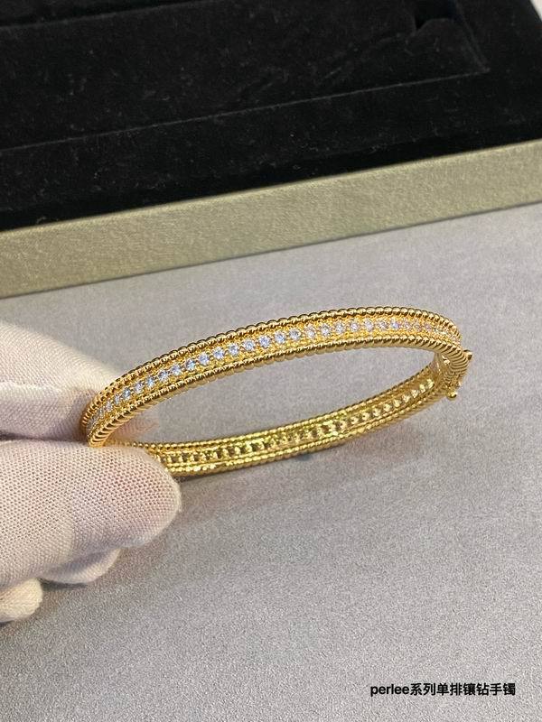 Van Cleef & Arpels bracelet-089