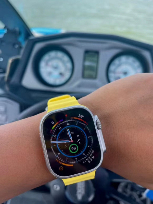 Apple Watch Series 8 Apple Watch Ultra