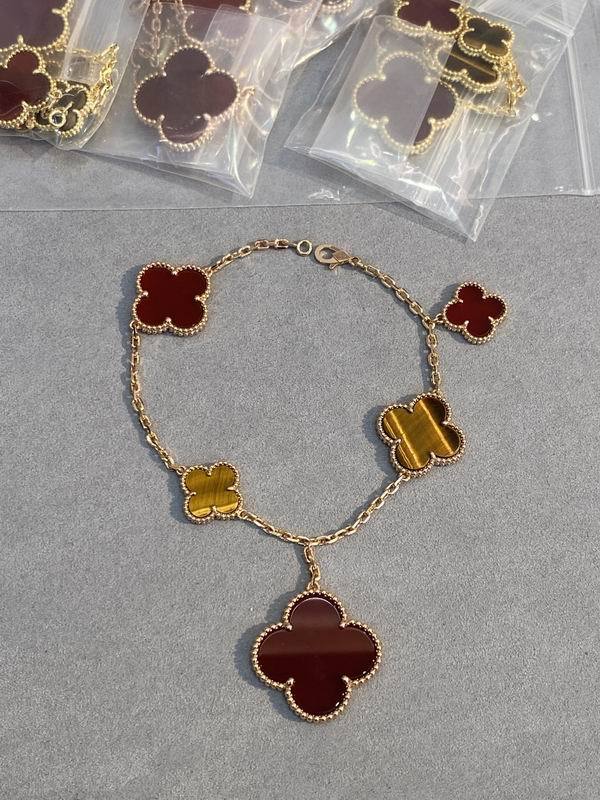 Van Cleef & Arpels bracelet-077