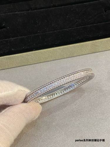 Van Cleef & Arpels bracelet-069