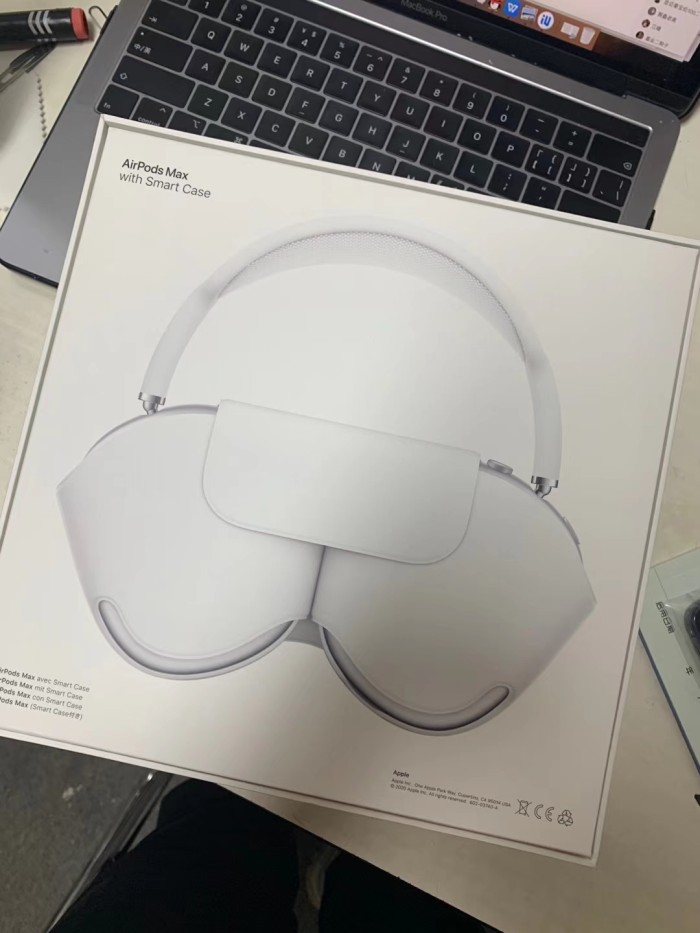 Air Pods MaX