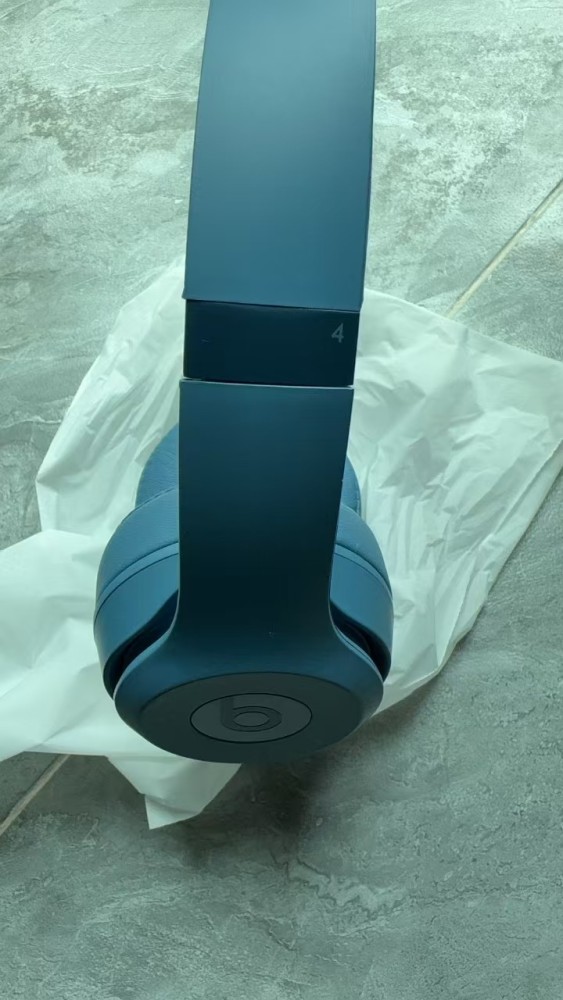 Beats SoLo4