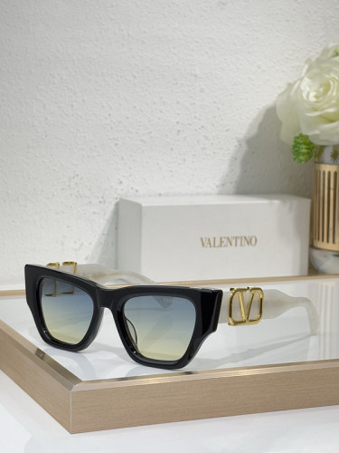 V Sunglasses AAAA-646