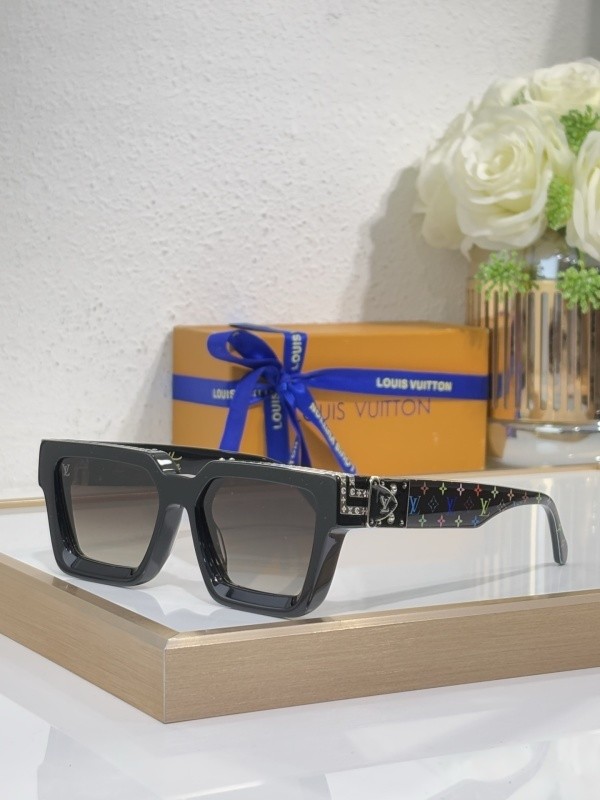 LV Sunglasses AAAA-6924