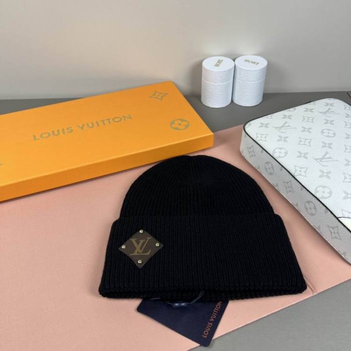 LV Hats AAA-1569