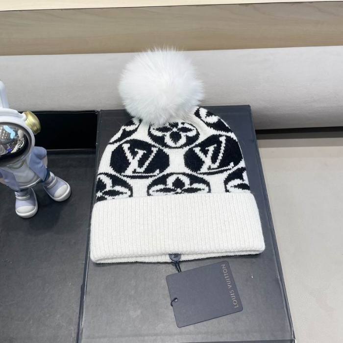 LV Hats AAA-1635