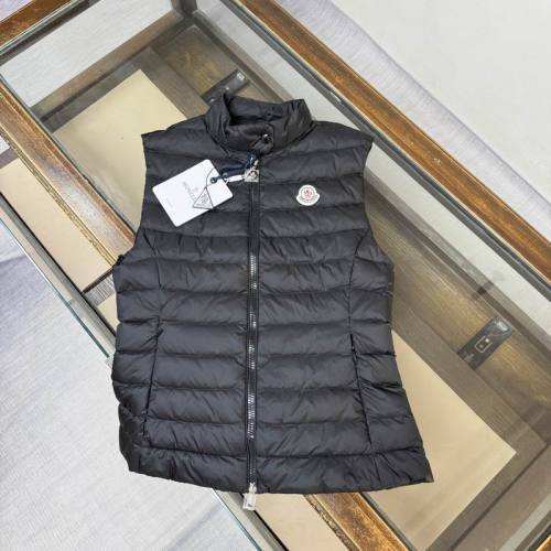 Moncler Down Vest men-189