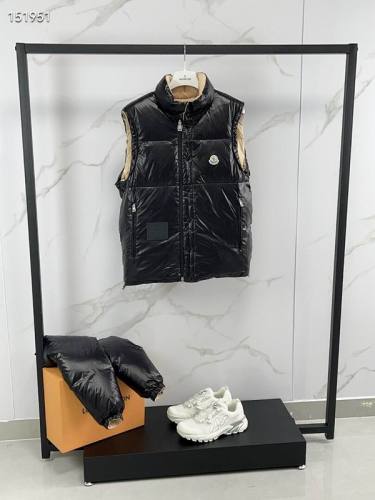 Moncler Down Vest men-197
