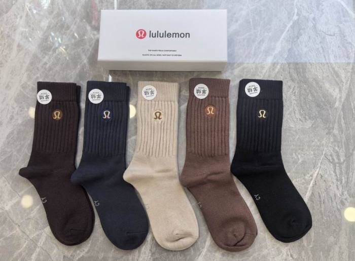Luluemon Socks-010