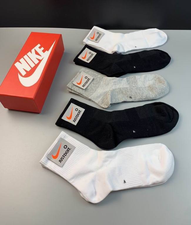 Nike Socks-100
