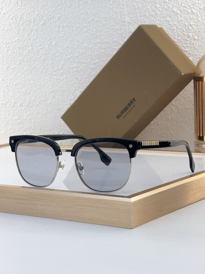 Burberry Sunglasses AAAA-3417