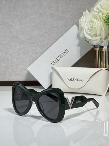 V Sunglasses AAAA-692