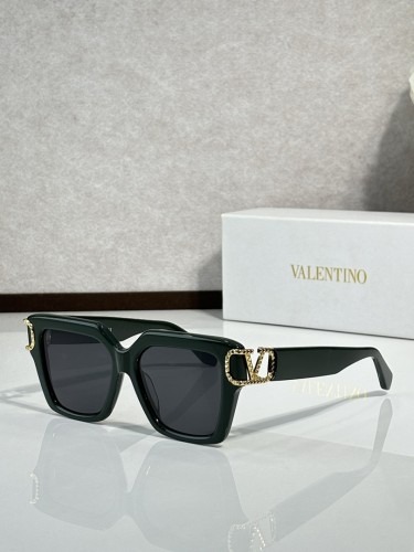 V Sunglasses AAAA-670