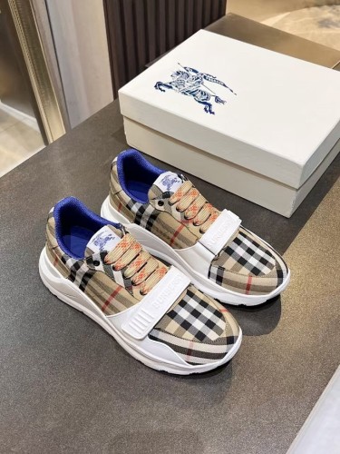 Super Max Burberry Shoes-056