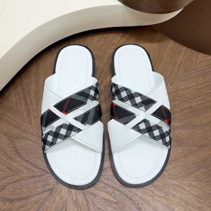 Burberry men slippers AAA-115