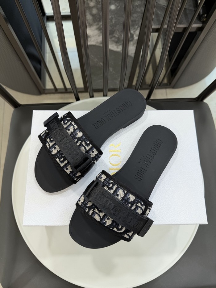 Dior women slippers AAA-126