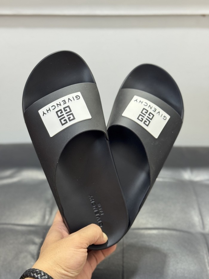 Givenchy men slippers AAA-096