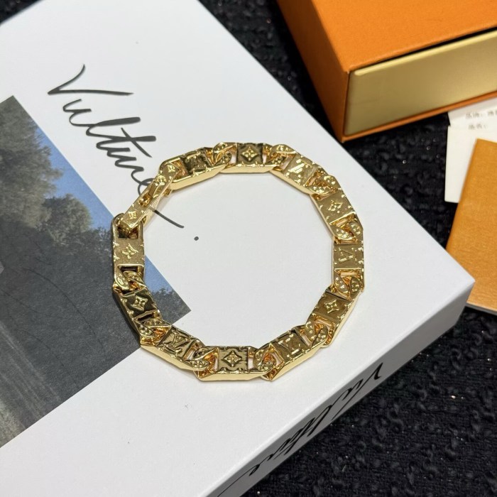 LV Bracelet-035