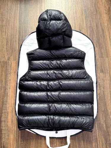 Moncler Down Vest men-231