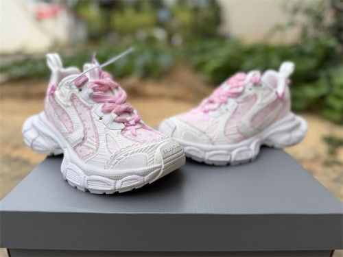 B 17FW Tripe-S High End Sneaker-725