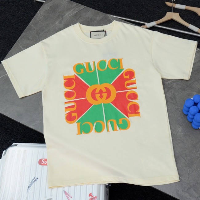 1:1 quality version Red and green radiating monogram print tee