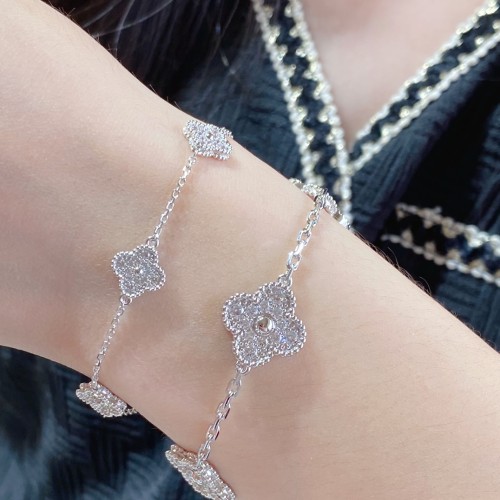 1:1 quality version Full Diamond Clover Bracelet