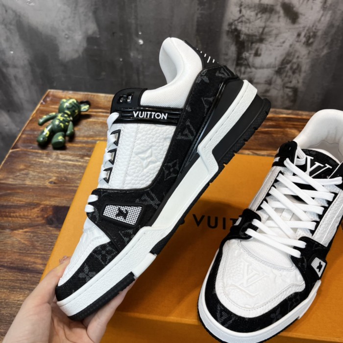 1:1 quality version Hipster Monogrammed Quilted Sneakers