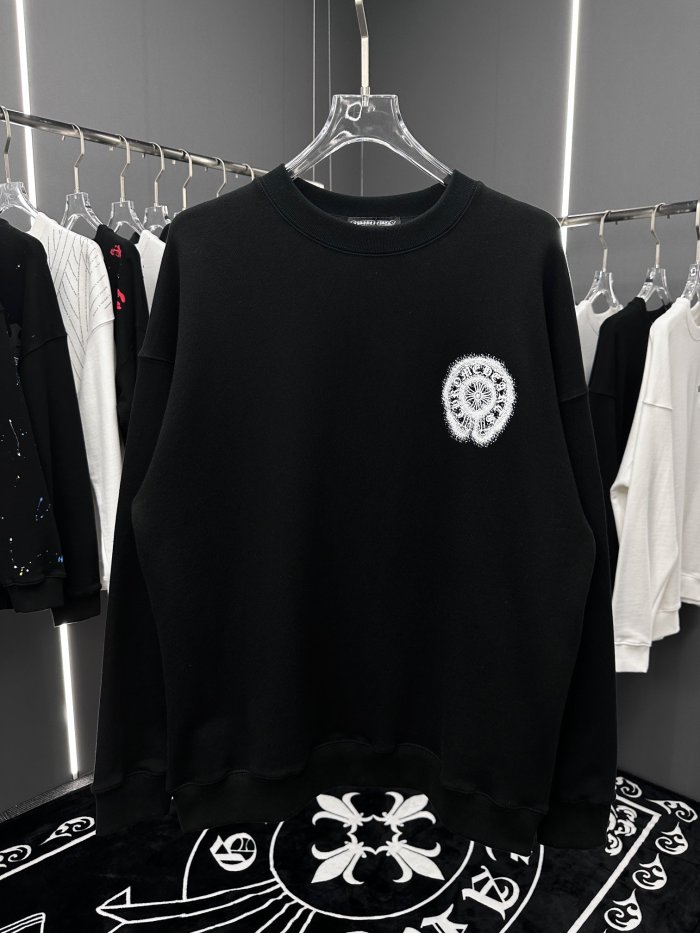 Big Horseshoe Print Crew Neck Sweatshirt 2 colors