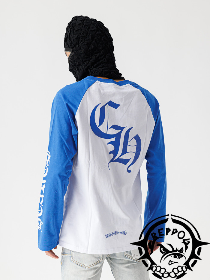Long sleeves in blue and white