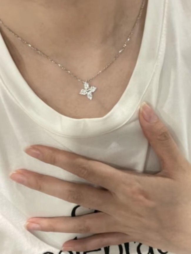 Four Leaf Clover Full Diamond Necklace