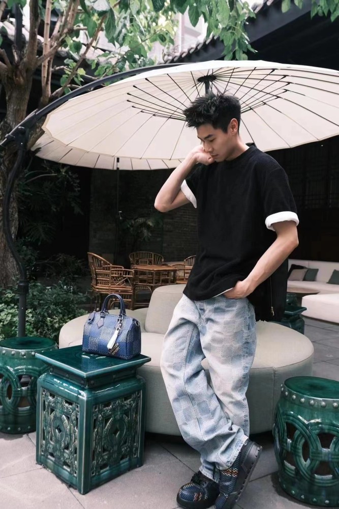 1:1 quality versionCheckered jeans