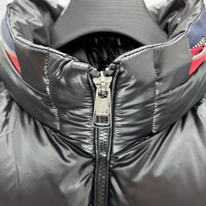 1:1 quality version   Zipper collar Down vests with NFC tag