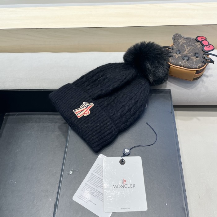 1:1 quality version Twisted Knit Padded Cold beanie 4 colors