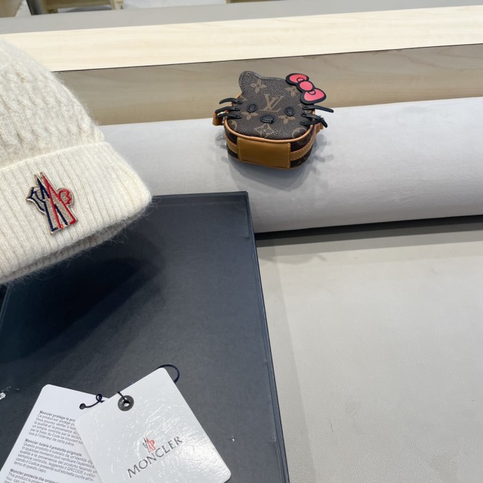 1:1 quality version Twisted Knit Padded Cold beanie 4 colors